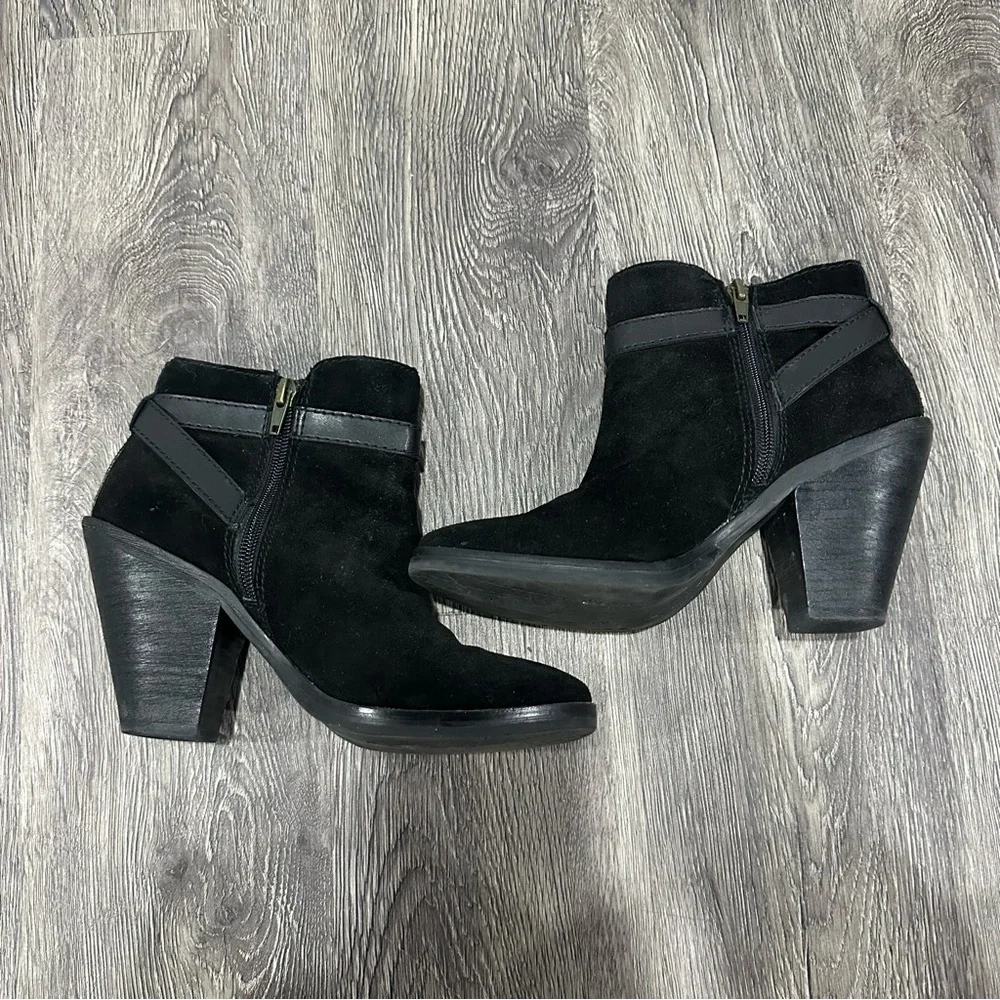 DV Dolce Vita Black Ankle Booties with Decorative Buckle and Low Heel Size 7